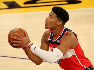 【NBA】八村塁が今季初めて試合前ウォームアップに参加　ユニホームを着てベンチ入りも復帰は未定 画像