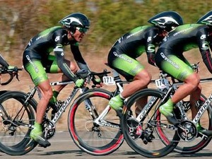 実業団チームタイムトライアルでキャノンデール優勝 画像