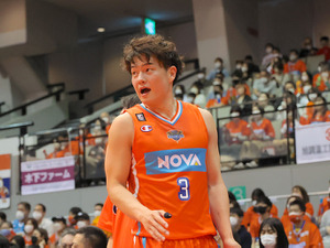 【Bリーグ】広島ドラゴンフライズ移籍の辻直人が川崎ブレイブサンダース戦で痛感した古巣・旧友たちの「壁」 画像