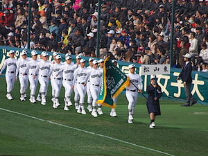 コロナ禍で増す開会式と入場行進の意義と思い出　東京六大学と甲子園に見る 画像