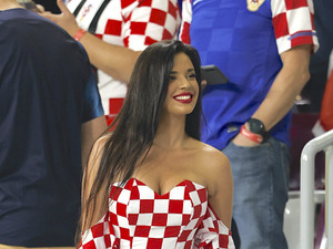 【カタールW杯】ミス・クロアチア、セクシー・ドレスでカタール挑発騒動　現地では警察による捜査情報も 画像