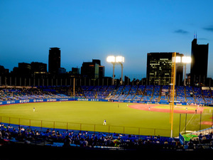 【プロ野球】期待のドラ1奥川恭伸、鮮烈の神宮デビュー……ならず　2年目への期待と課題 画像