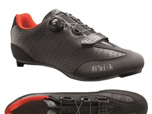 フィジーク新製品、新改良ボアクロージャーシステム搭載シューズ 画像