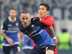 【ブンデスリーガ】フランクフルト、鎌田大地の決勝弾でDFB杯8強入り　地元紙はフル出場の長谷部誠を「絶対的な権威、申し分なし」と高評価 画像