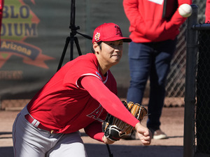 【MLB】大谷翔平、WBCに向けてキャンプ初日から37球　トラウトは“盟友”の残留熱望「説得するための最高のセールスマン」 画像