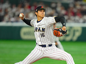 【WBC】国旗掲げた大谷翔平とトラウトが「自国を導く」　日米決戦、試合前に実現した入場シーンに注目 画像