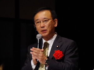 2020年の自転車交通をNYから学ぶ…東京サイクリングサミット2014で谷垣禎一会長「新たな普及ステージを作る」 画像