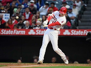 【MLB】大谷翔平、鈴木誠也の頭上越え第16号“弾丸アーチ”でエ軍逆転勝利を演出　日本人対決初戦を制す 画像