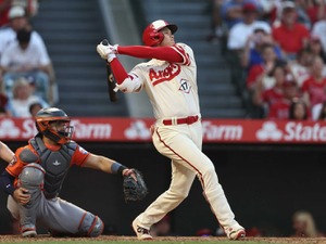 【MLB】大谷翔平、2戦連続9回裏に意地の一発炸裂　昨季に並ぶ34号特大125メートル弾もエ軍は連勝逃す 画像