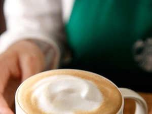 スターバックスが10月1日より看板メニューのスターバックスラテを全面的にリニューアル 画像