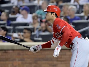 【MLB】大谷翔平、“真っ向勝負放棄”の申告敬遠に場内大ブーイング…　マルチ安打に2四球2盗塁でエ軍連勝に貢献 画像