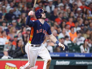 【MLB】打点王タッカーがメジャータイ記録の1イニング2三塁打　2試合連続2打点で大谷翔平との差は「8」 画像