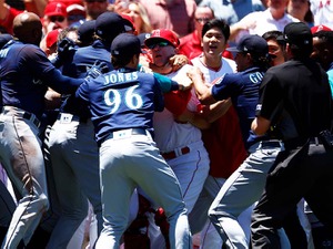 【MLB】死球数3年連続2000個超えは粘着物質取り締まりの影響か、ダルビッシュ有の「滑りやすいボール是正」警鐘も届かず 画像