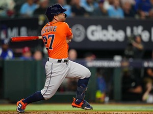 【MLB】好調アルトゥーベ3安打、アストロズ2桁得点で敵地2連勝　ア・リーグ優勝決定シリーズ第4戦 画像