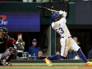 【MLB】ガルシアが“5試合連続弾”でレンジャーズ延長サヨナラ勝利、激戦のワールドシリーズ第1戦 画像