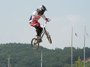 三瓶将廣がアジア競技大会の男子BMXで2位 画像