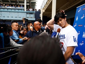 【MLB】「アメリカで生まれて良かったよ」現地記者が投稿、午前6時に日本の取材班がド軍キャンプ地集結「トイレにも行けない」 画像