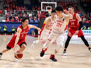 バスケ男子日本、中国との激闘制し88年ぶり歴史的勝利　グアム戦に続く連勝、パリ五輪に向けて弾みの白星 画像