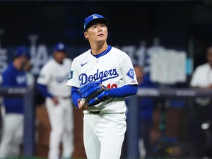 【MLB】「制球定まらず……」山本由伸、初回43球“悪夢”の5失点　メジャー初マウンドで大乱調 画像