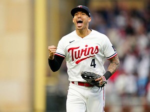 【MLB】大谷翔平を本塁で刺した中継プレーに驚きの声　なぜ右翼線への打球で遊撃手コレアがカットに入ったのか…… 画像