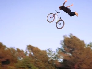 RedBull Rampageチャンピオン、アンドリュー・ラコンデガイの美技！ 画像