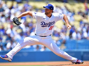 【MLB】大エースのカーショーがついに復活　左肩手術を乗り越え“ファン総立ち”の3者連続K　「ドジャースタジアムに戻ることだけを考えてきた」 画像