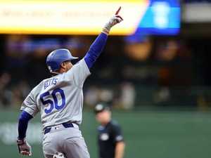 【MLB】「歓声はさらに大きくなった」ベッツが復帰戦で先制2ラン→大谷翔平も36号2ランで追加点……　スターがもたらす“影響力” 画像