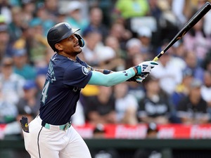 【MLB】「打率.215」マリナーズが48年間の“球団ワースト記録”更新の危機も……優勝争いに食らいつく極端なチーム編成 画像