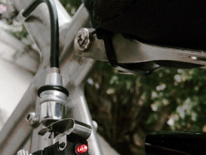 【津々見友彦の6輪生活】行動意図が見えない自転車、ひと工夫のススメ 画像