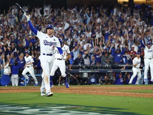 【MLB】逆転サヨナラ満塁弾、満身創痍のフリーマンに米メディア称賛の嵐　「痛めた足首で走る必要はない、良い夜を」 画像