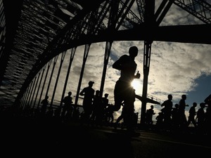 【箱根駅伝】連覇狙う青学大が10位スタートも2区で逆襲　黒田朝日が激走で3位急浮上、東京国際大・エティーリが衝撃の区間新 画像