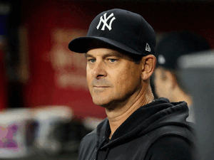 【MLB】ヤ軍ブーン監督、ドジャースの大型補強に言及「彼らの支出額は理解しがたいレベル」　突出ぶりが「ストライキにつながる」と懸念 画像