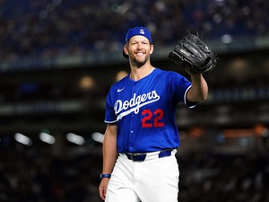 【MLB】カーショーが果たしたド軍同期・黒田博樹氏との再会「かつてのキャッチボール仲間」　サイン会にファン殺到でレジェンドが人気示す 画像