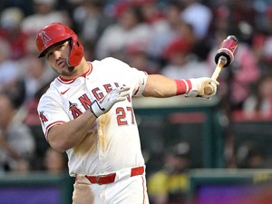 【MLB】トラウト、大谷翔平の前で復活アピール“177キロ”弾丸アーチ「レーザービームだ」　右翼手でも軽快な動き 画像