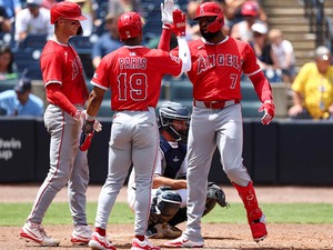 【MLB】エ軍が展開した歴史的HR攻勢　トラウトら3選手が2発、殊勲の26歳を指揮官も絶賛「自信を深めたのは本当に嬉しい」 画像