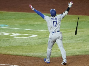 【MLB】大谷翔平、2試合連発“決勝12号3ラン”で乱打戦に終止符　バンザイ確信歩きを公式称賛「まさに映画そのものだ」 画像