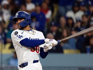 【MLB】左足負傷……ベッツがヤンキース戦欠場　ロバーツ監督「痛くて靴を履けない」と明かし、今後は不透明　フィリップスはTJ手術で今季絶望 画像