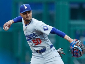 【MLB】ベッツの“不可解守備”に米記者苦言「なぜ二塁へ投げなかったのか」　2死一、二塁で平凡な遊ゴロの選択肢は…… 画像