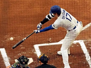 【MLB】大谷翔平、CY賞左腕から“技アリ”中前打で先制点を演出　AS初回に電光石火の3連打「快進撃が始まった」 画像