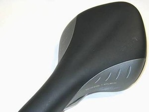 フィジークの人気サドルが2007ニューカラーで登場 画像