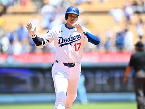 【MLB】41号で記録更新の大谷翔平、この日2度目の申告敬遠……3試合連続マルチ安打と今季17個目の盗塁と躍動 画像