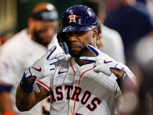 【MLB】ドジャース、元同僚ヘイワードに「チャンピオンリング贈呈」　“親友”フリーマンらと笑顔の抱擁、6球団渡り歩き……今季パドレス移籍も戦力外に 画像