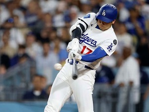 【MLB】大谷翔平、初回に痛烈“166キロ”内野安打でチャンスメーク　投球後……ベンチへ猛ダッシュして打席へ 画像
