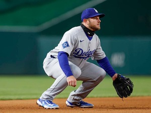 【MLB】ロバーツ監督の“継投ミス”を挽回、マンシーとベッツ執念の好守備　ベテランの連携を米記者絶賛「本当にドジャースを救った」 画像