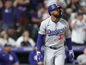 【MLB】怠慢？故障？テオスカーの“緩やか走塁”に地元メディアが憤慨「この振る舞いは許しがたい」　第1戦で殊勲打も…… 画像