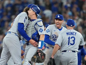【MLB】ブルージェイズ、痛恨の走塁ミスで逆王手を許す……解説の元メジャーリーガー「これで流れはドジャースに行った」と断言 画像