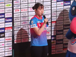 23歳・長﨑美柚が放つ“潤滑油”としての存在感　「60-60」達成のサウスポーが見据える高み「一つずつ階段を登っていく」【Tリーグ】 画像