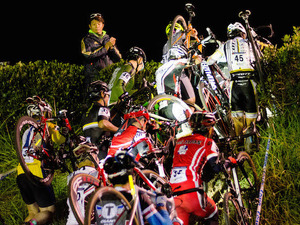 サイクルモード併催イベント「STAR LIGHT MAKUHARI」で大迫力のナイトレース　シクロクロスカテゴリー1は弱虫ペダルの山本が制す 画像