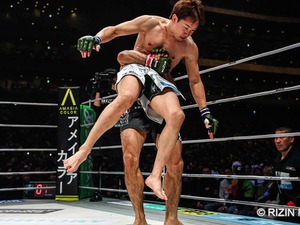 【RIZIN】朝倉未来、怪物シェイドゥラエフに“174秒”TKO負け　立ち上がれず担架で運ばれる 画像
