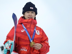 【ミラノ五輪】「夢が叶った」スノボ金の戸塚優斗、表彰台で涙……ライバルは日本勢の躍進に言及「彼らには天性の才能や資質がある」 画像